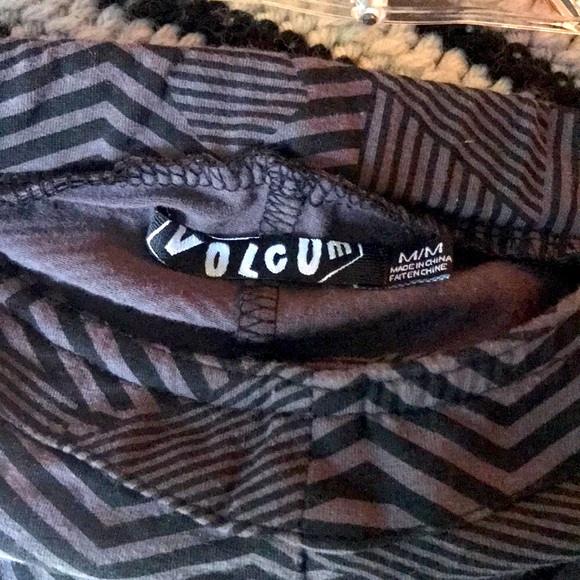 HOT 🔥 Volcom Tight Dress On Strapless Gray Black - Picture 5 of 7